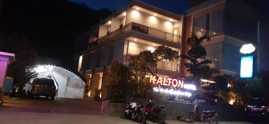 Kalton Hotel Labuan Bajo Exterior foto